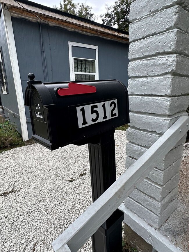 Photo - **Move in ready - 3/2 Renovated single family home