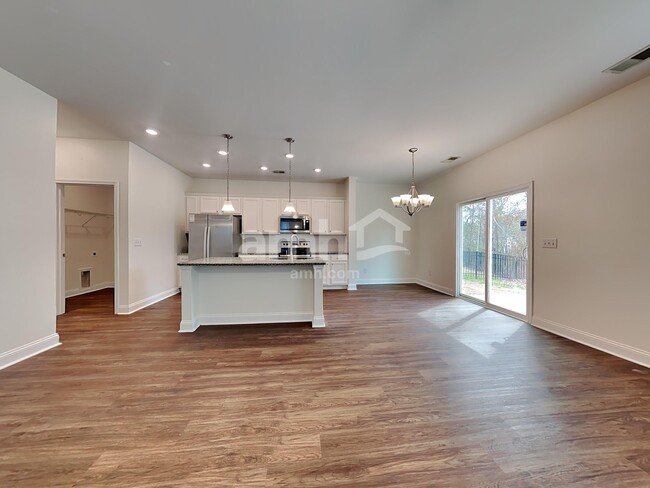 Photo - 137 Sweet Gum Dr