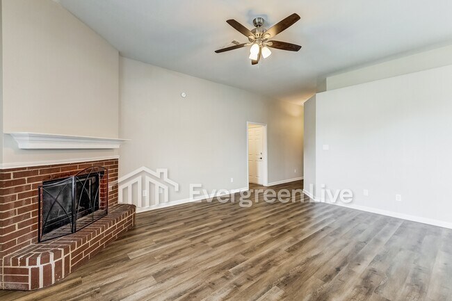 Photo - 4643 Yellowleaf Dr