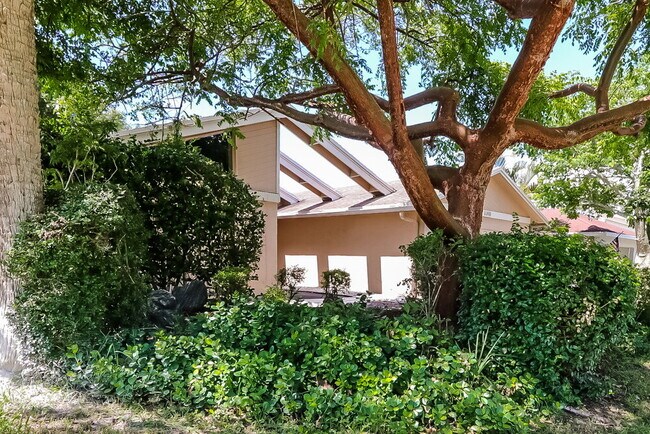 Photo - 6398 Amberwoods Dr