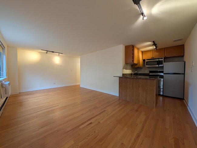 Photo - 630 W Wrightwood Ave