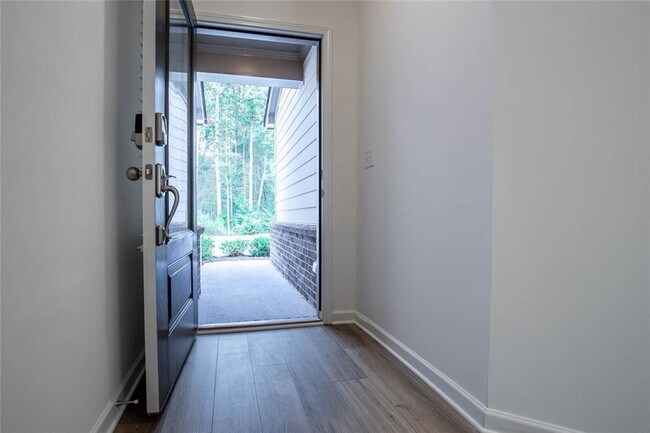 Photo - 2425 Livi Ln