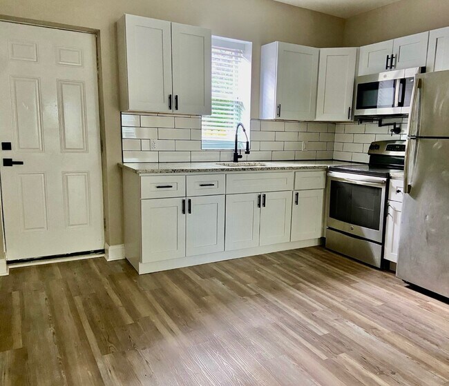 Photo - 2306 N Myrtlewood St