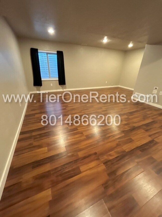 Photo - Move-in special: $500 off First month's rent!