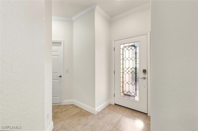 Photo - 2080 Wellington St