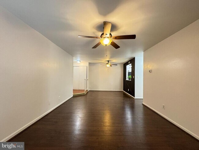 Photo - 5916 Cove Landing Rd Unit 204