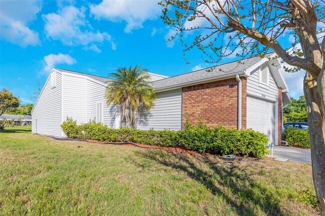 Photo - 3121 Beecher Dr E