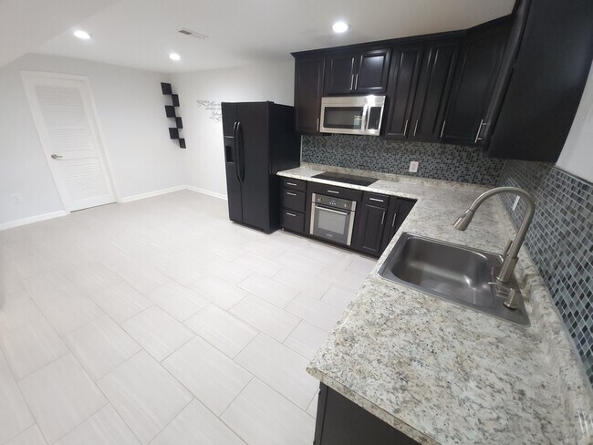 9317 Severn Ter Unidad Basement