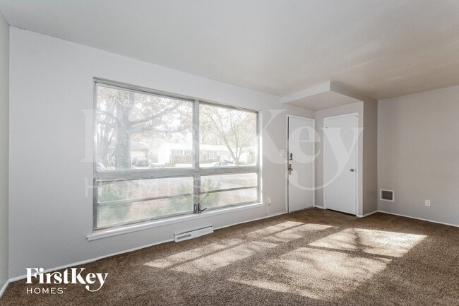 Photo - 623 Holiday Ave