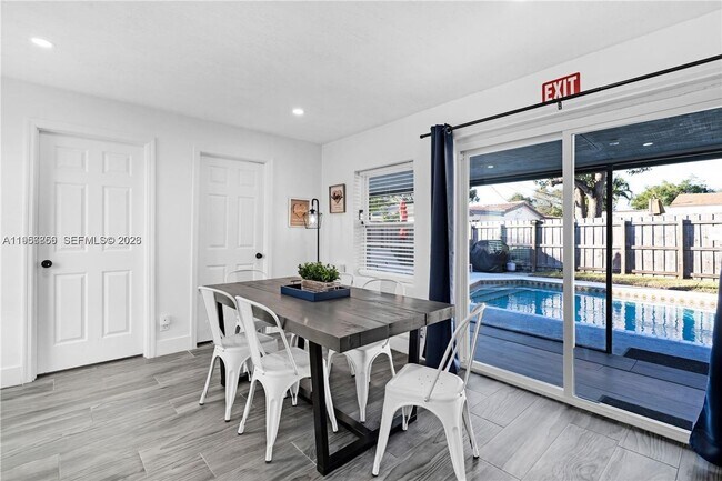 Photo - 6661 Freedom St