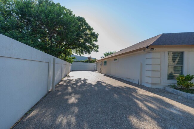 Photo - 2916 Edgefield Ct