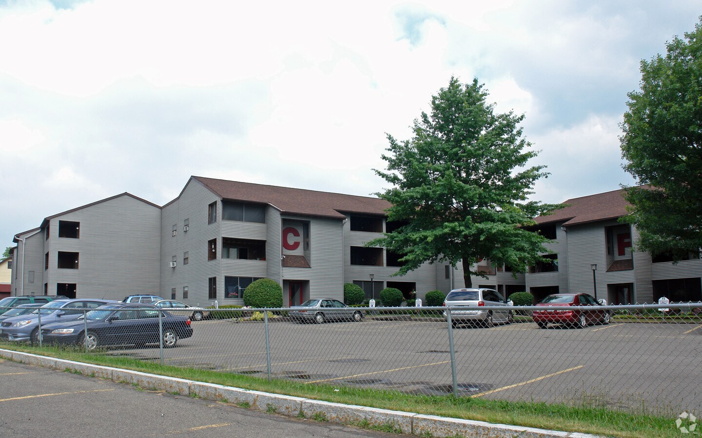 Court View Manor - Court View Manor Apartments