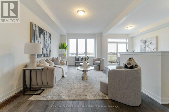 Photo - 1496 Rose Way