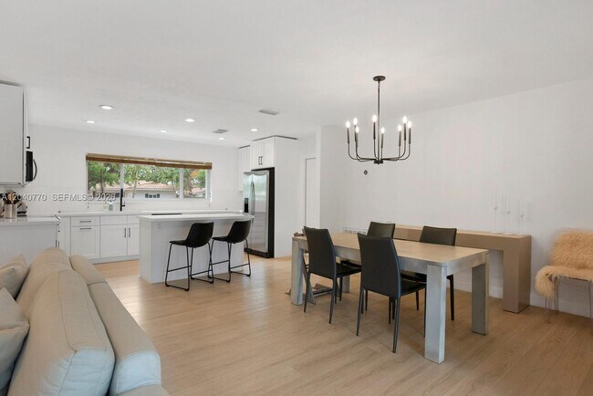 Photo - 1365 SW 9th St