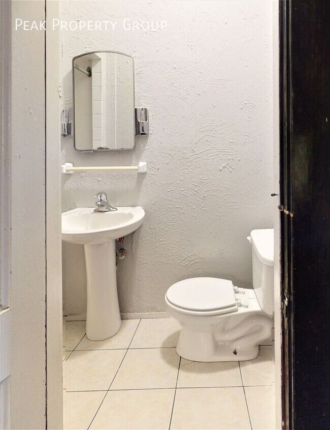 Photo - 196 W 8th Ave