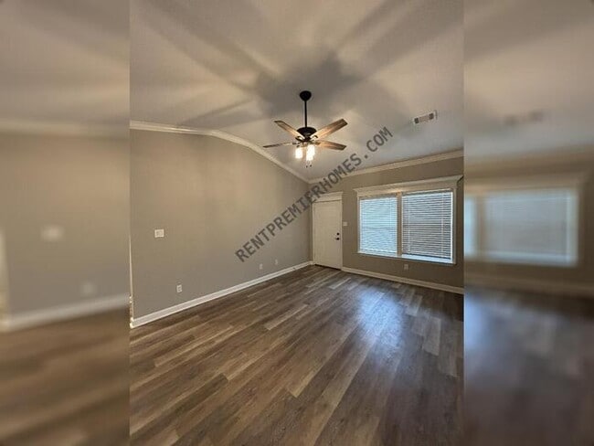 Photo - 30 Woodhaven Dr