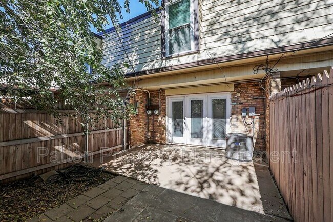 Photo - 3211 Villa Pl