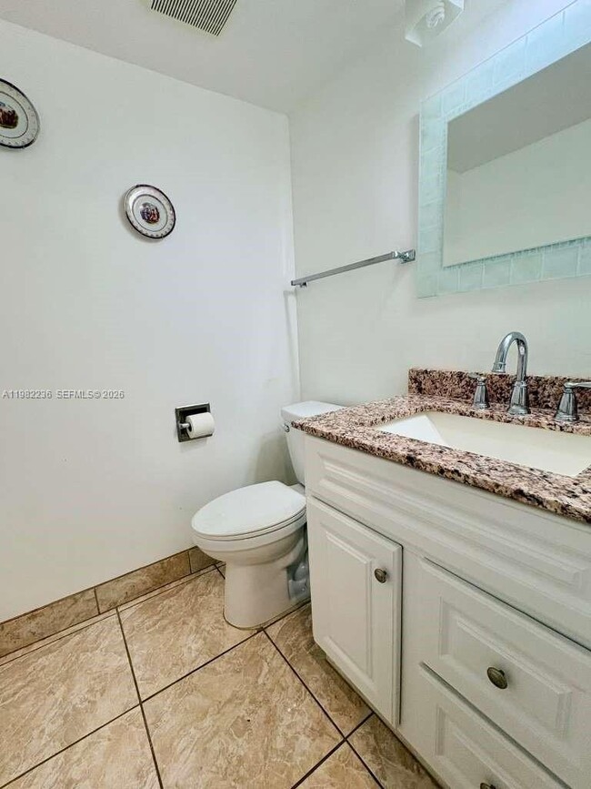 Photo - 20500 W Country Club Dr Unit 410