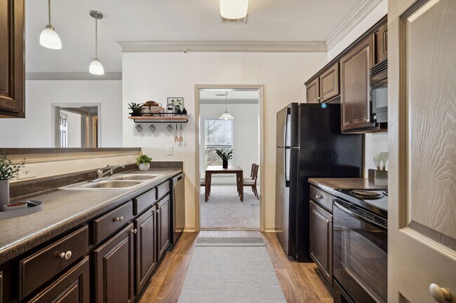 B1 - 2 Bed / 2 Bath - 967 Sq.Ft. - Fountains at Meadow Wood