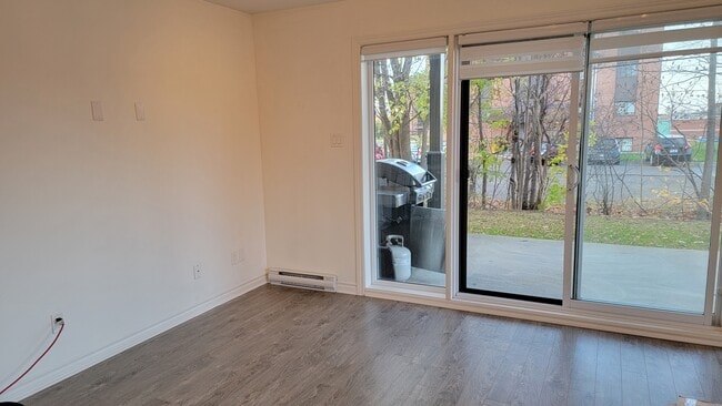 Photo - 200 Rue Des Manoirs Unité 4 ½ for rent at $1,850