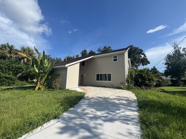 Building Photo - 3949 Lothair Ave Rental