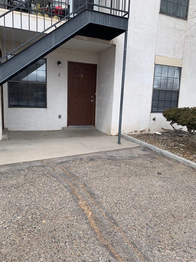 Building Photo - 1011 Meadowlark Ct SE Unit MEADOWLARK  #2