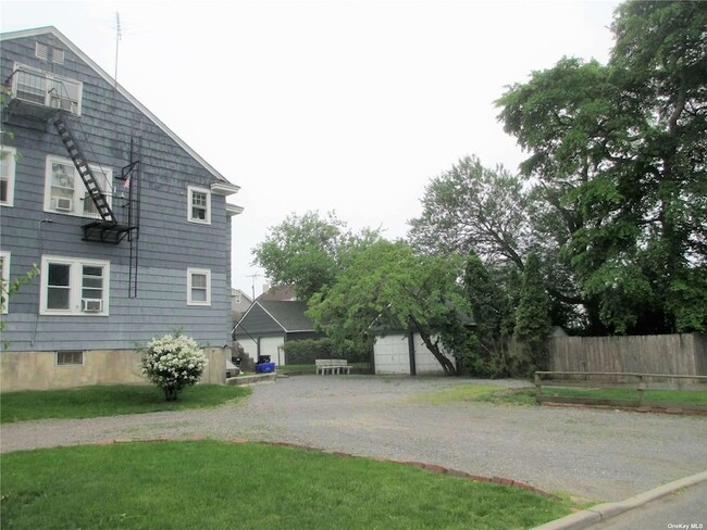 Photo - 730 Florence St Condo Unit 1E