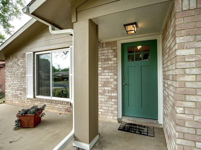 Photo - 11108 Applewood Dr