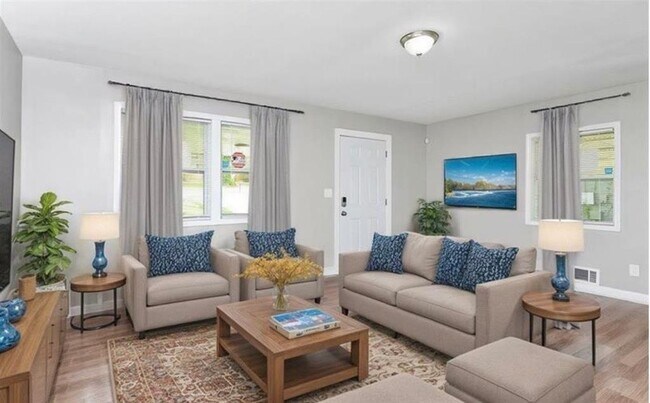 Photo - 3711 Daisy Dr