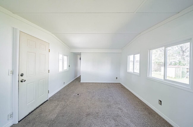 Photo - 1452 Huckleberry St