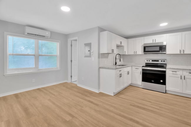 Photo - 8112 N Mulberry St Apartment Unit 4