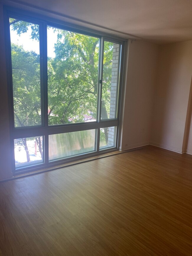 Building Photo - 950 25th St NW Unit 809n