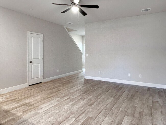 Photo - Charming Townhome Near I-35 & Randolph AFB