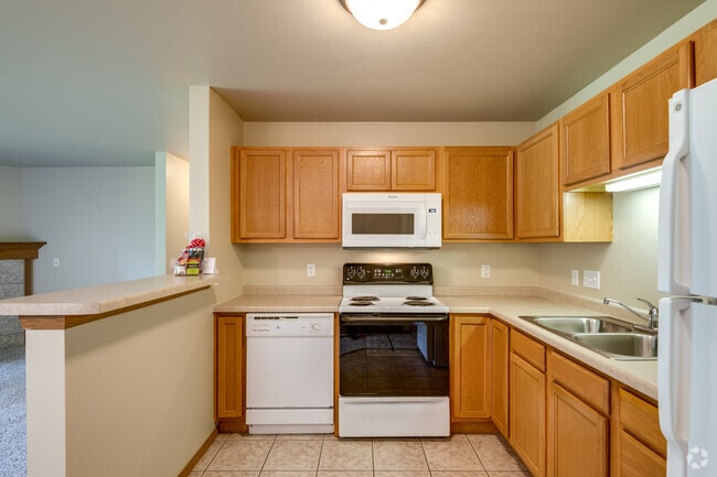 1 BR, 1 BA - 935SF - Elm Grove Apartments