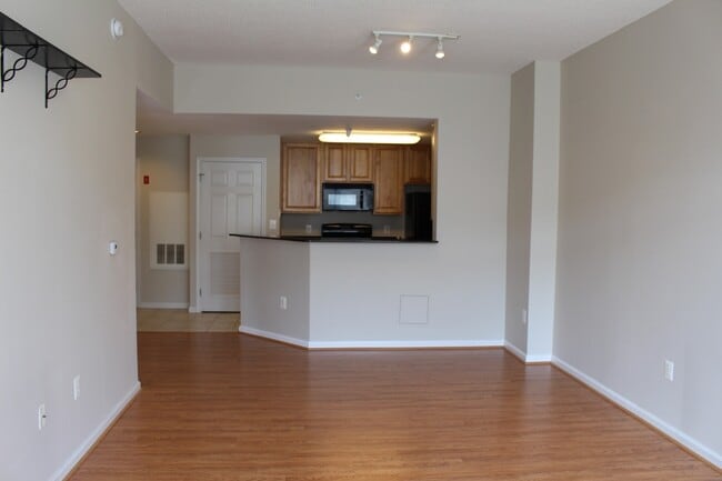 Photo - Luxury Condo 1 bed/1bath - 14th floor, Nice amenities, METRO! Unit 1422
