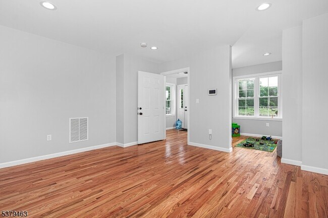 Photo - 24 Lawnwood Ave