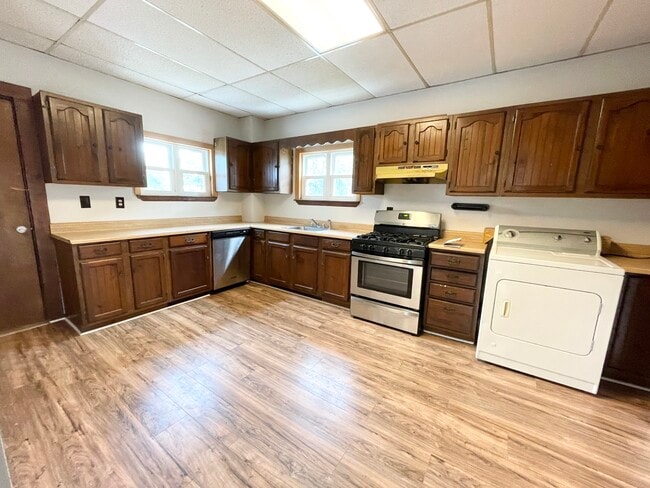 Building Photo - 26 Harbor View St Unit 3