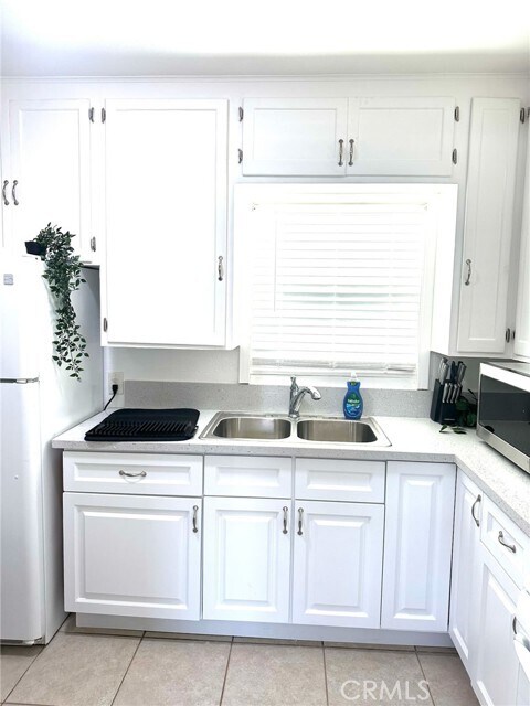 Photo - 9721 Belmont St Apartamento