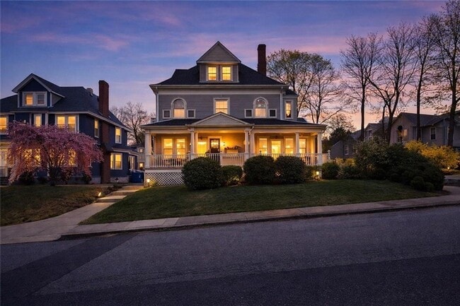 Building Photo - 739 Rock St Unit 1