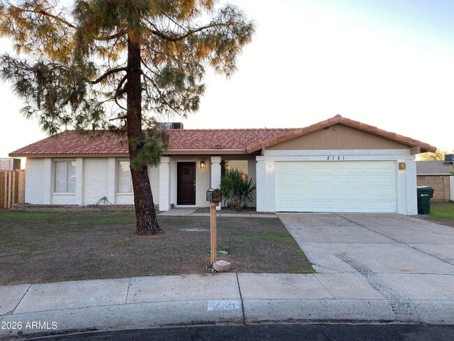 Building Photo - 2121 W Sequoia Dr