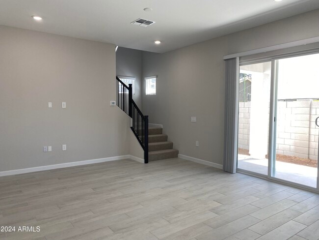 Photo - 4853 E St John Rd