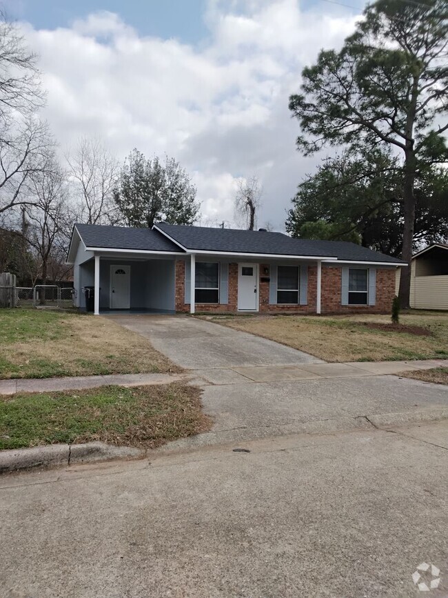 Building Photo - SINGLE FAMILY BRICK HOME IN SOUTH BOSSIER