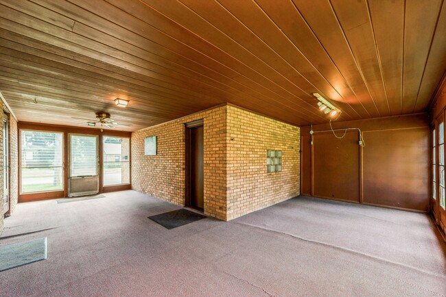 Photo - 319 N Lord Ave