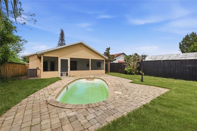9910 Dean Cove Ln