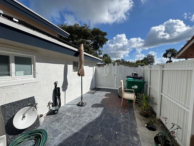 Photo - 10710 SW 141st Ave Unit 2