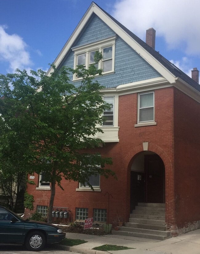 Building Photo - 1857 N Warren Ave Unit Lower Front