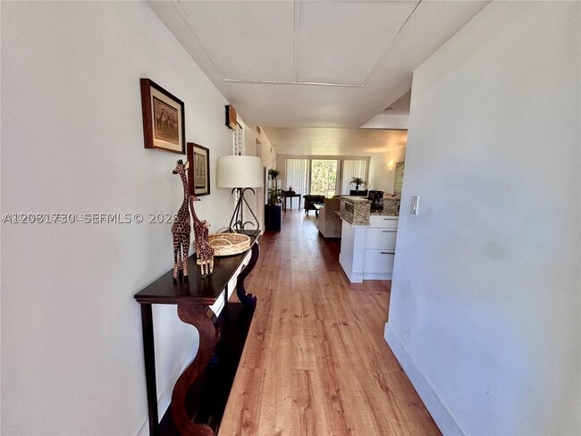 Building Photo - 3051 S Palm Aire Dr Unit 102