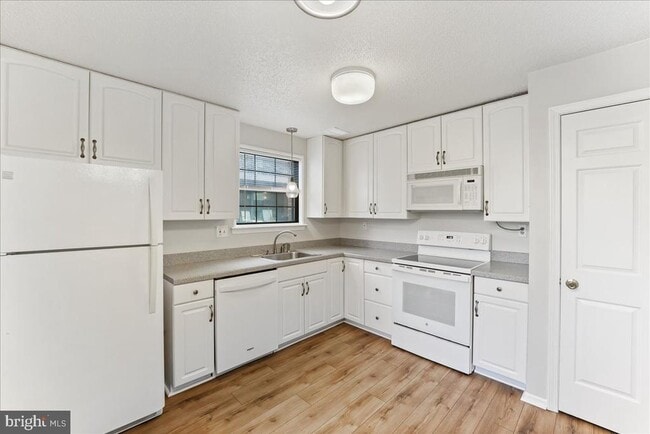 Photo - 44 Witherspoon Ct