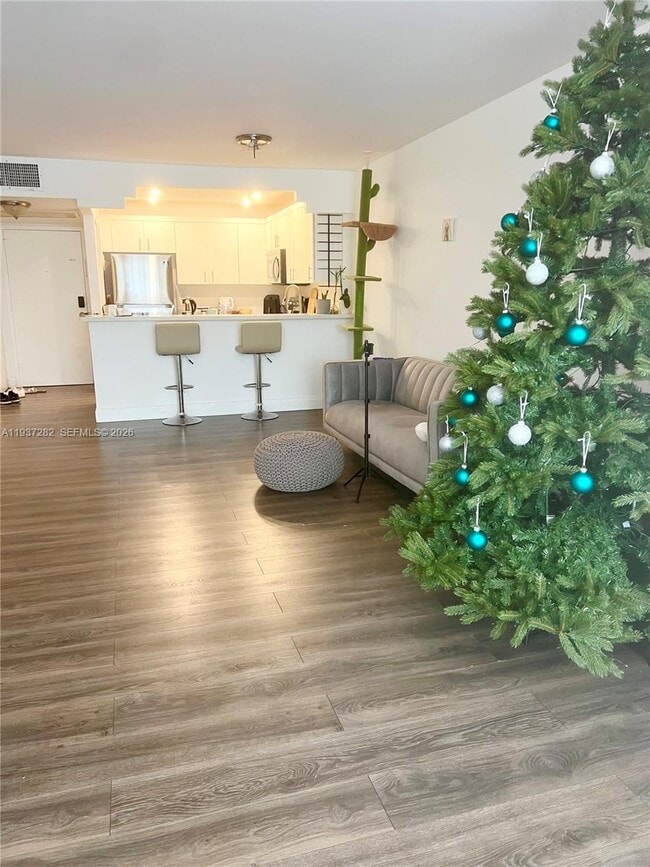 Building Photo - 2001 Atlantic Shores Blvd Unit 415