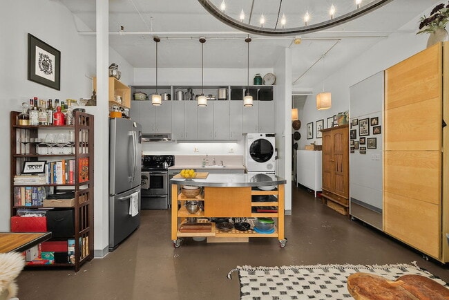 Photo - 1314 NW Irving St Unit Apt 607